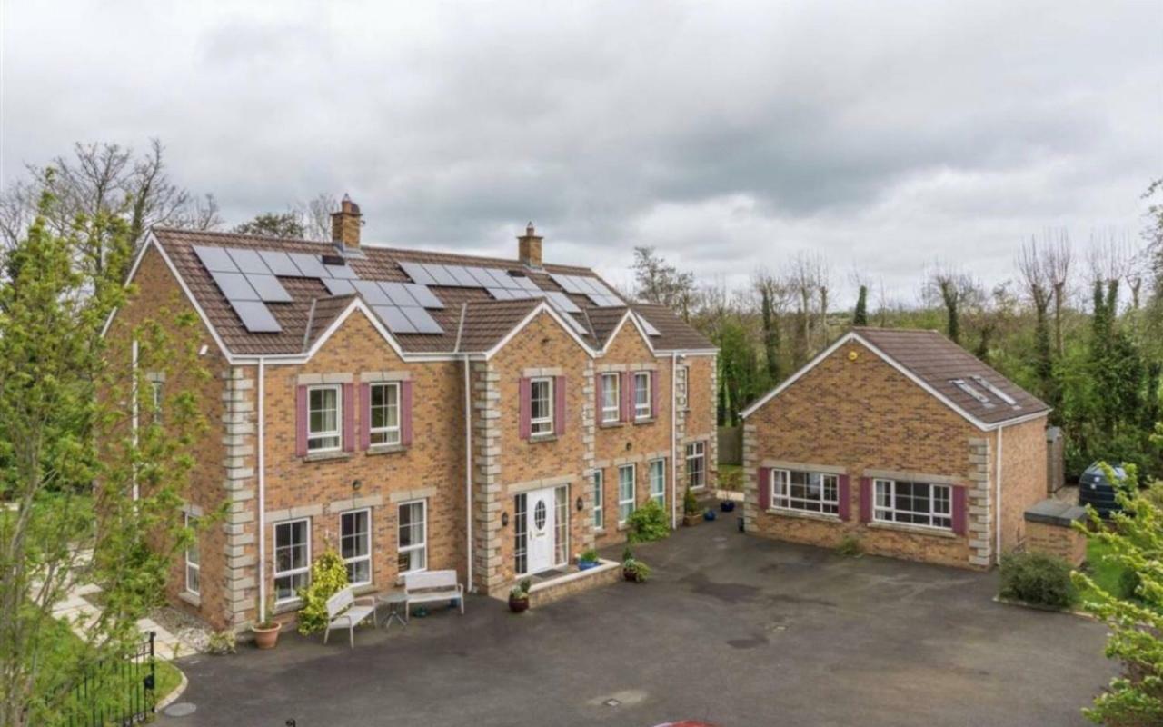 Killead House Hotel Aldergrove Bagian luar foto
